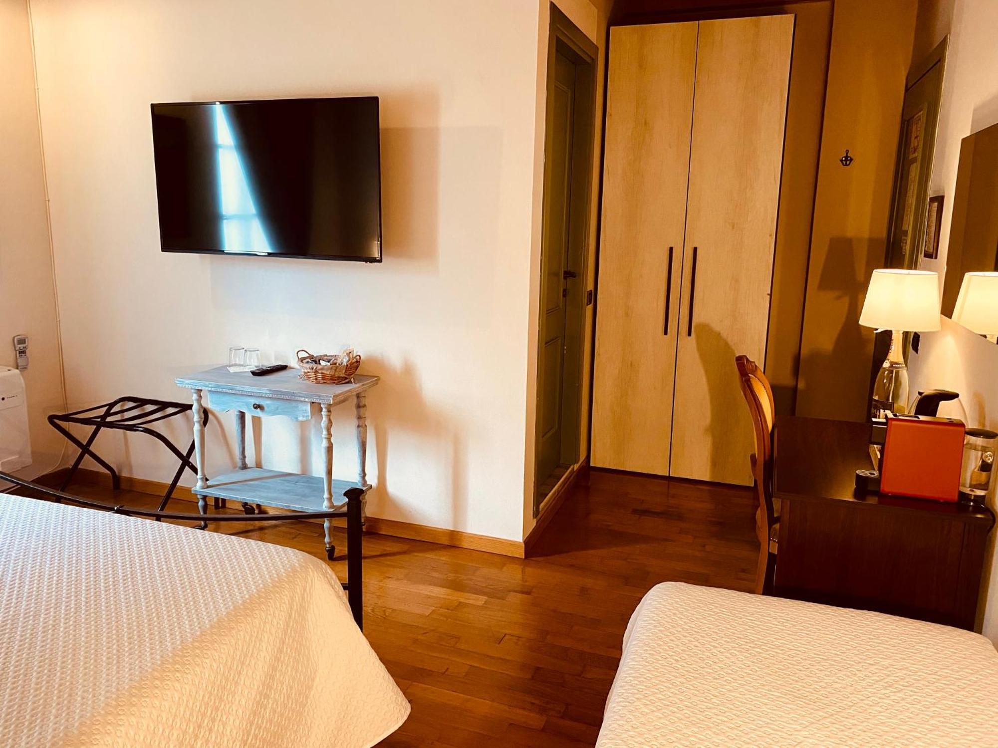 La Casina Hotel Dello ภายนอก รูปภาพ