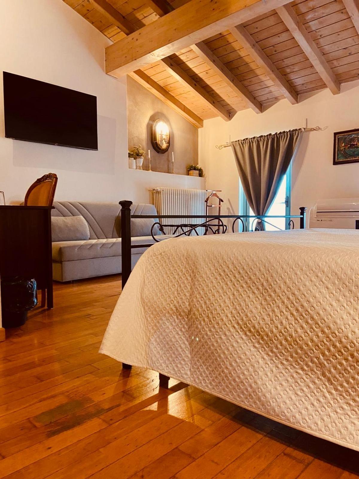 La Casina Hotel Dello ภายนอก รูปภาพ